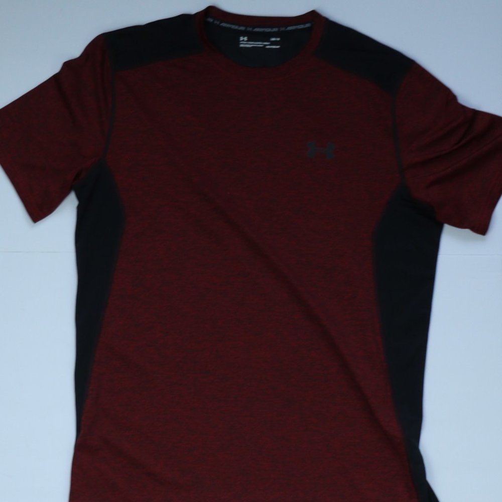Under Armour Men's Athletic Tee- Like New